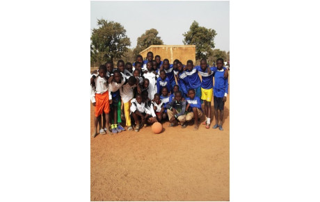 Une équipe de foot du Burkina faso aux couleurs de l'OLD...