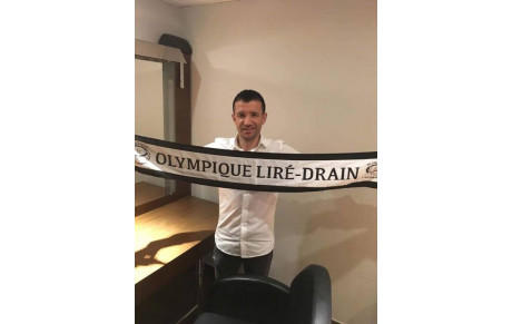 ERIC CARRIERE FAIT LE BUZZ...